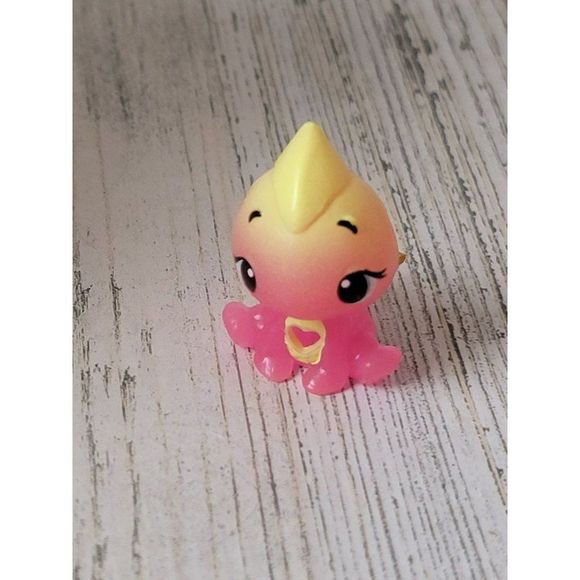 SML pink Camelion lizard Hatchimals glitter Wing mini toy figure - Picture 1 of 4
